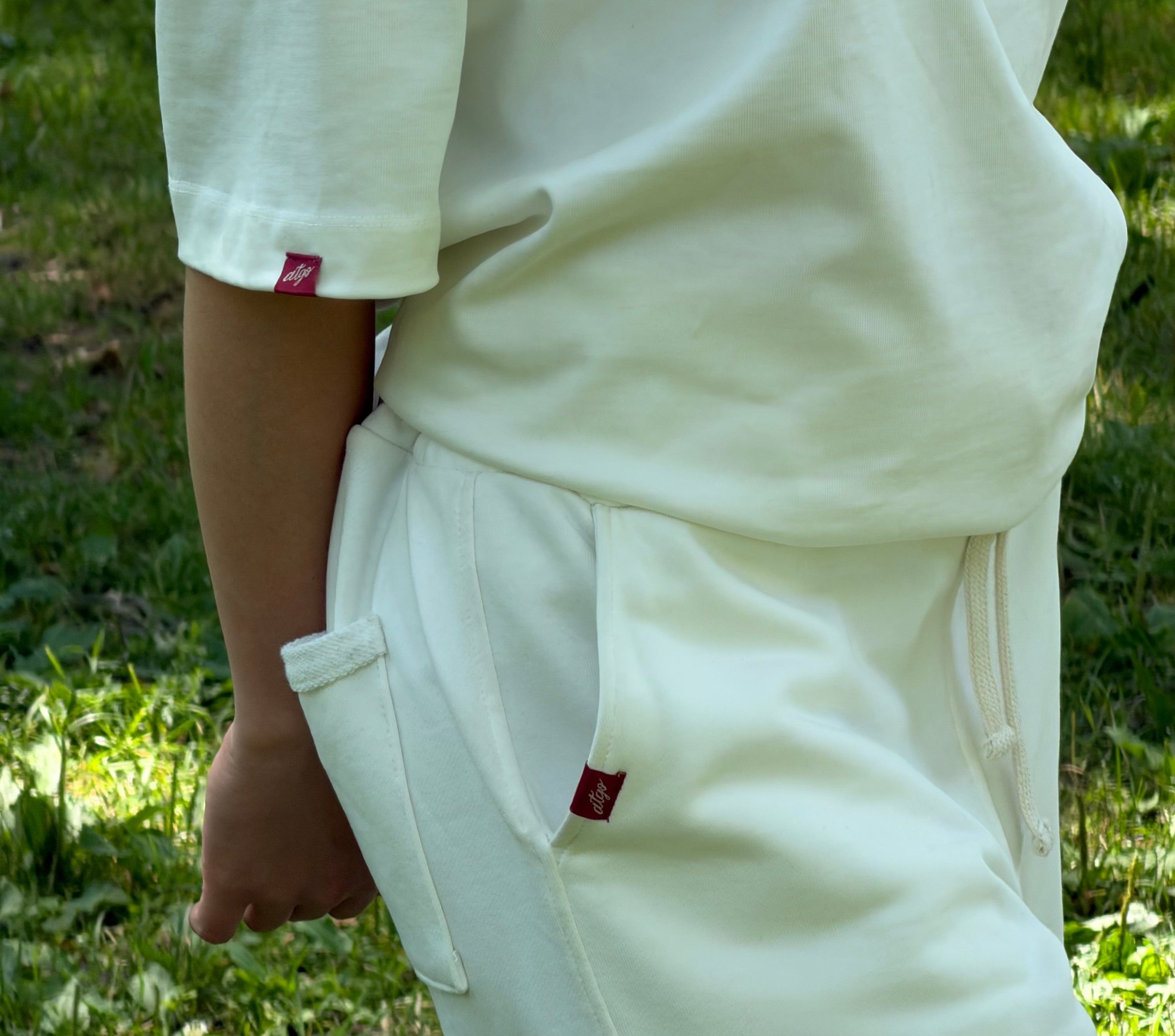 WHITE PANTS